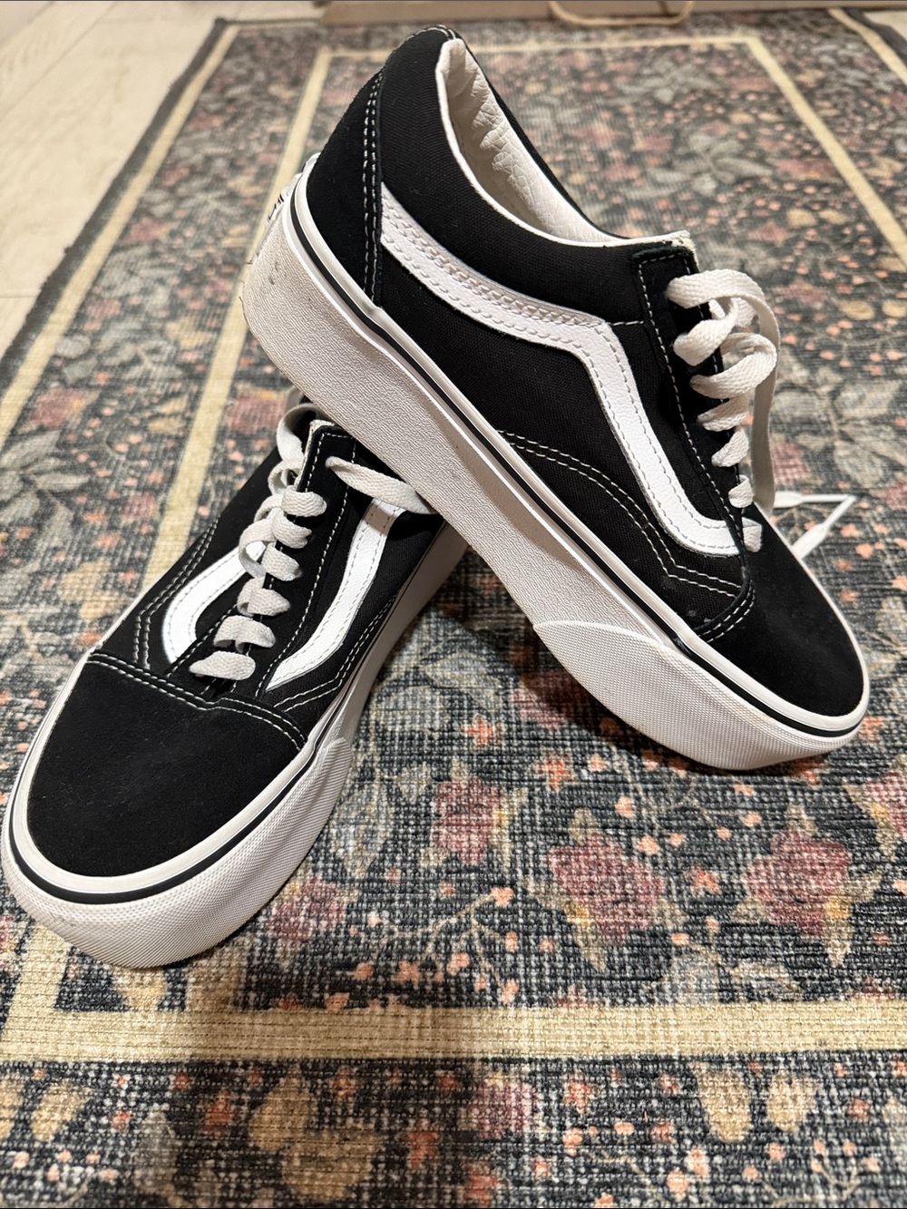 Vans Black and White platform Old Skool Low-Top Sneakers